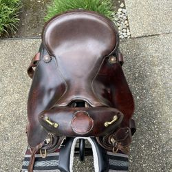 Hereford Tex Tan of Yoakum trail saddle