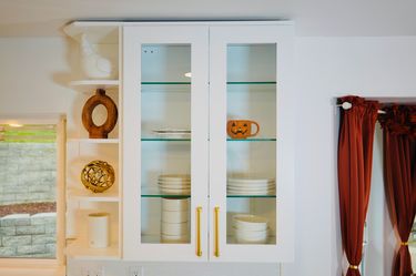 W2436 glass door cabinets with corner shelve 