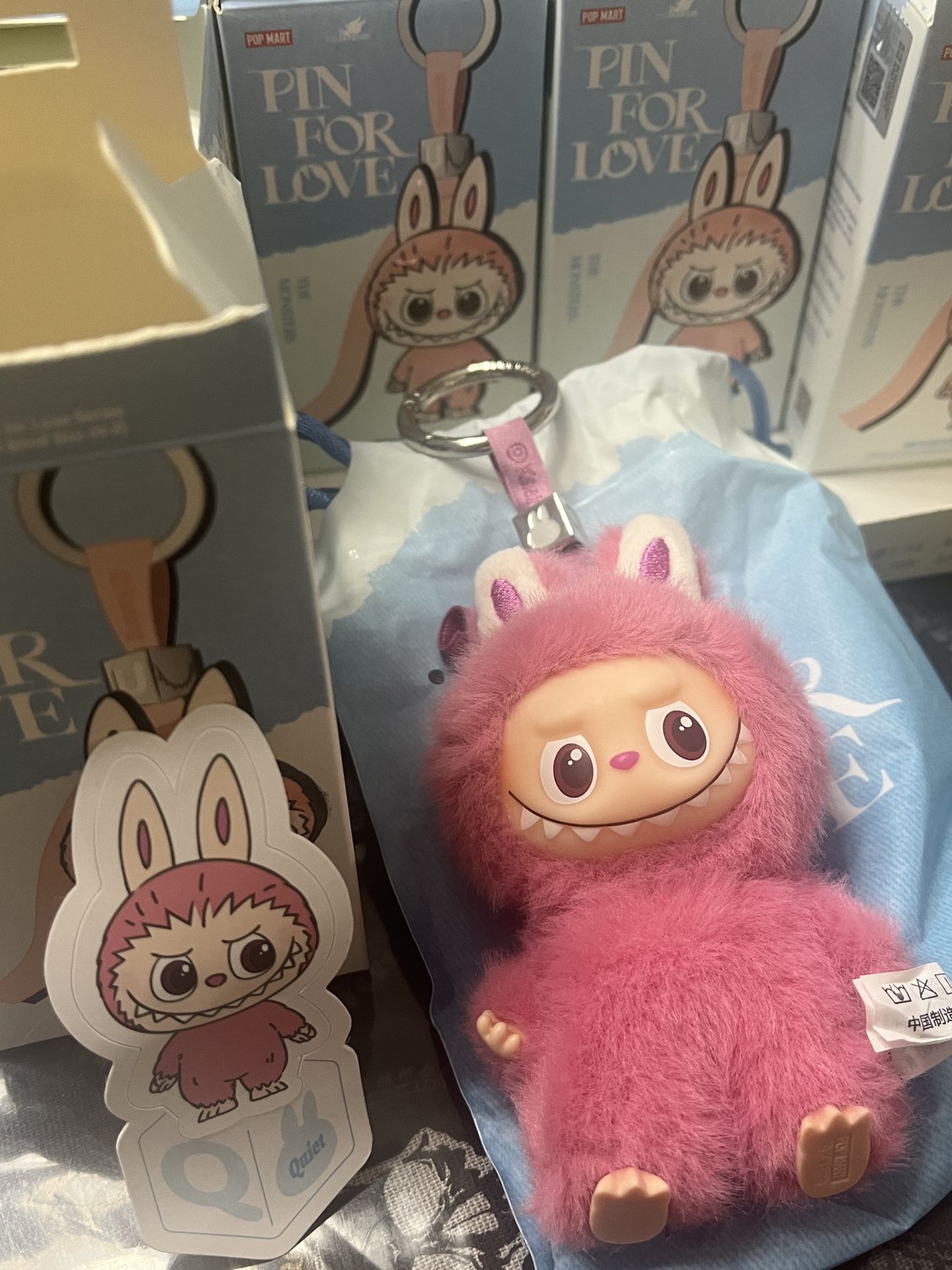 Labubu Pin For Love 