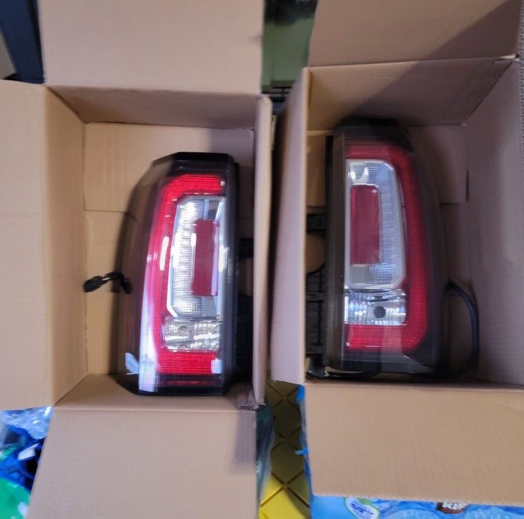 GMC YUKON TAIL LIGHTS