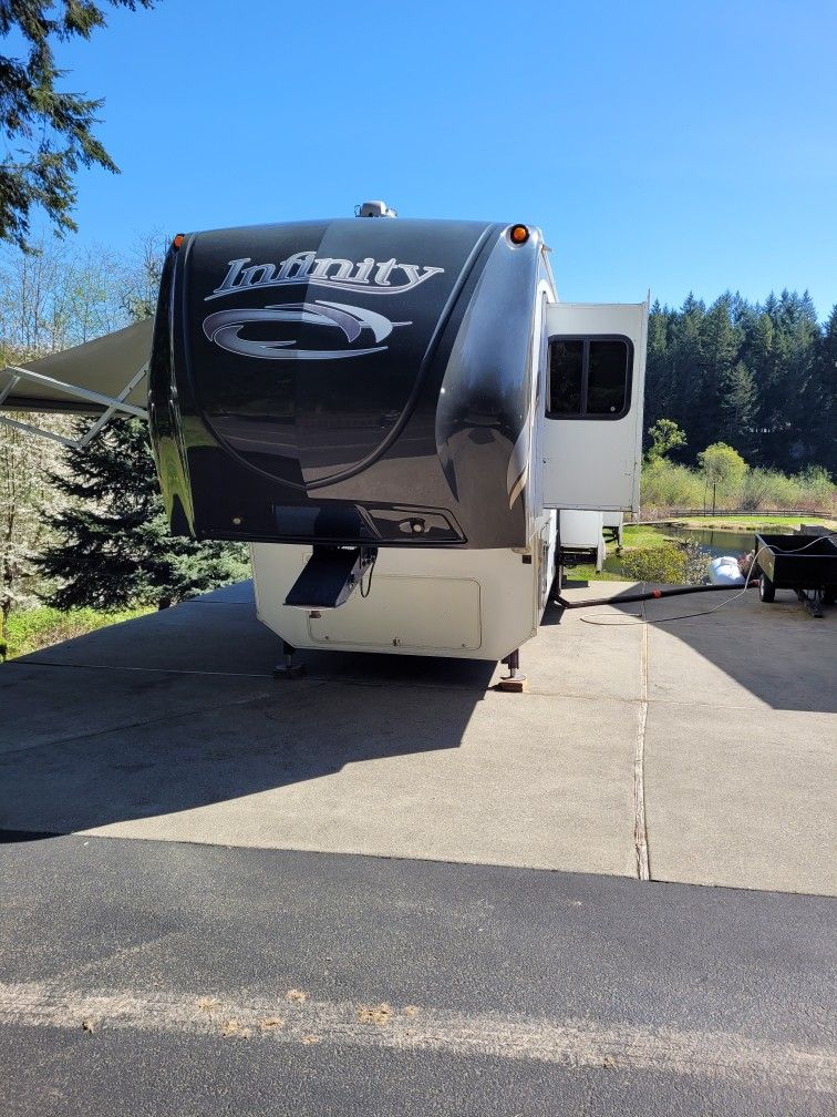 Infinity By Dutchman ,38 FT 5TH wheel, Clean & in Good Condition, Lowered Price $23,000