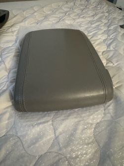 03-05 Denali Console Lid