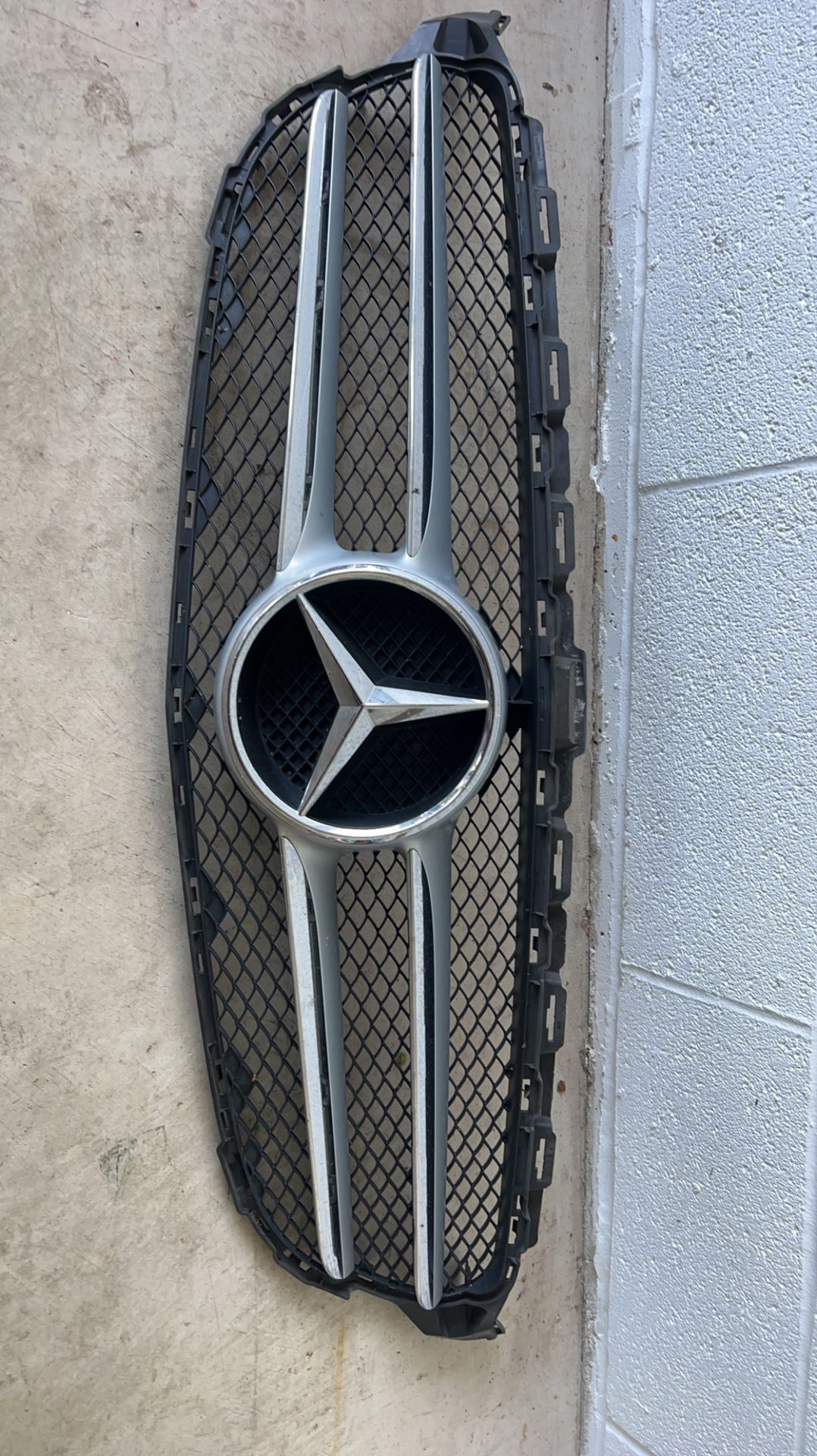 Mercedes Front Bumper Grill