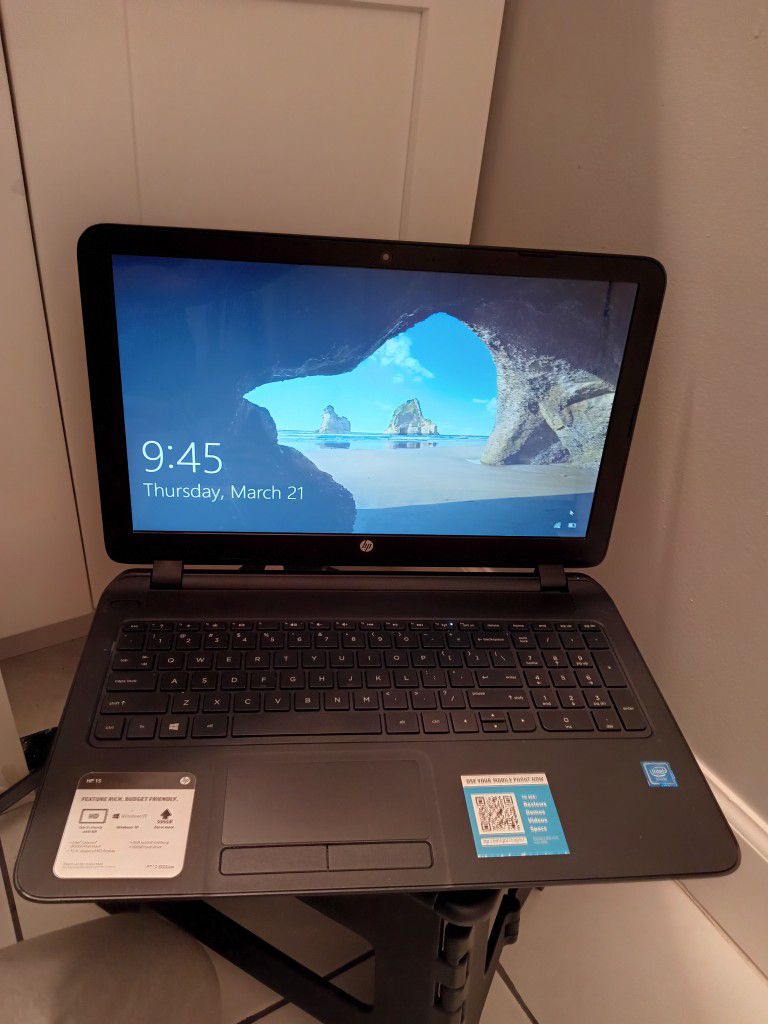 HP Notebook - 15-f233wm (ENERGY STAR)