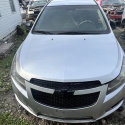 2011 chevy cruze (FOR PARTS)