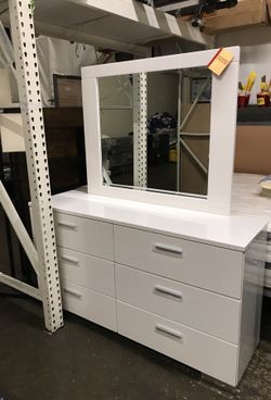 White dressser with Mirror