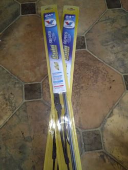 Wiper blade pair