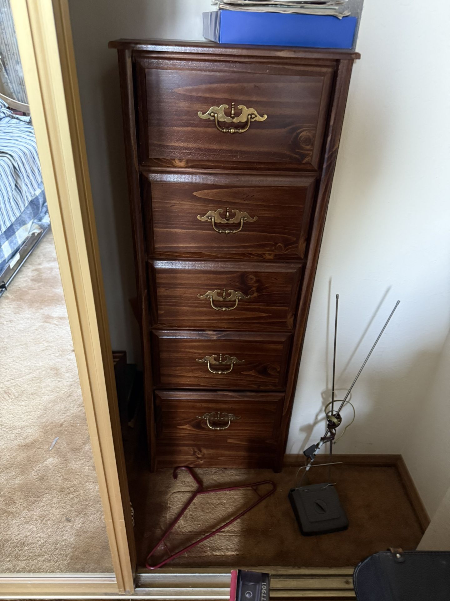 Dressers And End Tables