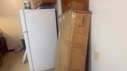 Brand new full size bed frame with four drawers, two on each side that are