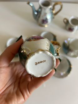 Vintage Tea Set, Musical Tea Por, Porcelain Gold Leaf Made