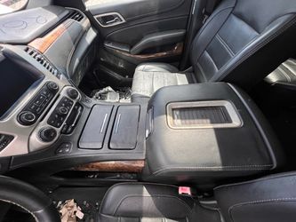 Consola central 2015 2020 GMC YUKON TAHOE SUBURBAN CENTER CONSOLE ASSEMBLY