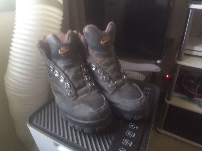 Nike Boots