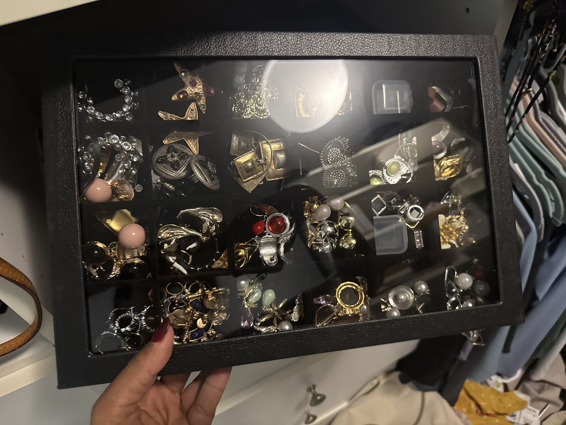 Earring 100 Item Collected 