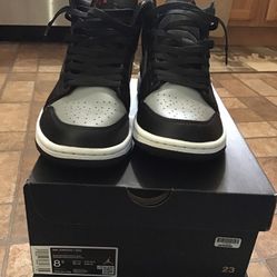 Nike Air Jordan 1 MID 