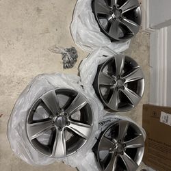 Dodge Challenger Original Wheels