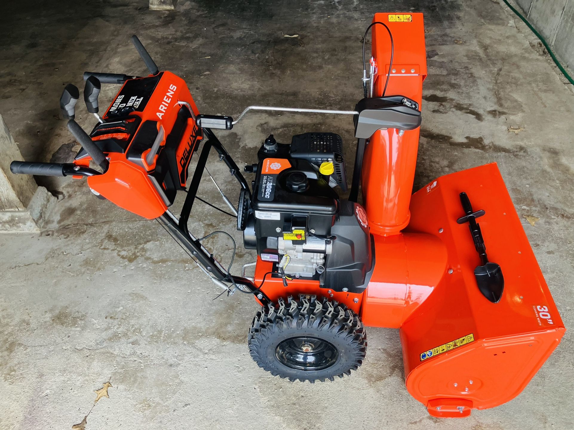 Brand new Ariens' 30-inch Deluxe series