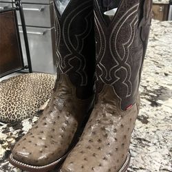 Botas