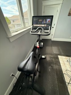 Peloton Bike Gen 3 - excellent condition