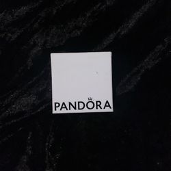 Pandora Sparkling Elevated Heart Ring 