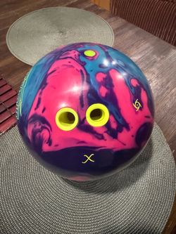 Like New Storm Bionic 15lbs Bowling Ball