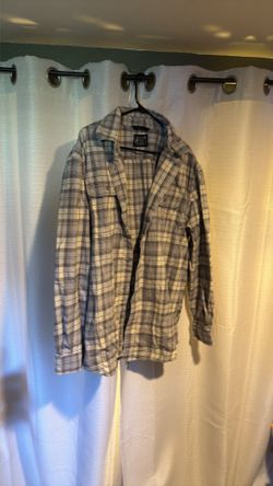 XL men’s heavyweight Carhartt shirt