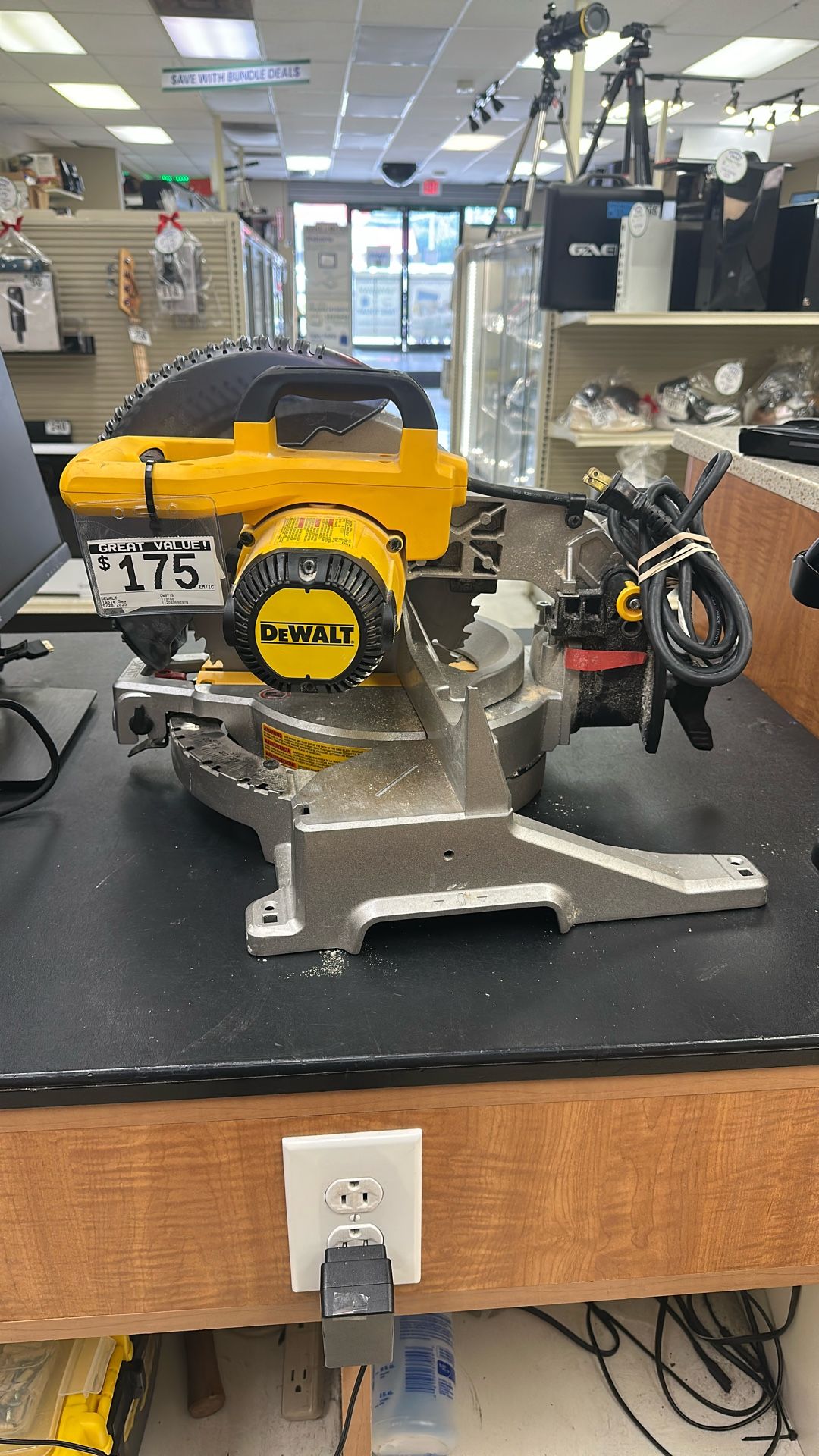 Dewalt Compound Miter Saw