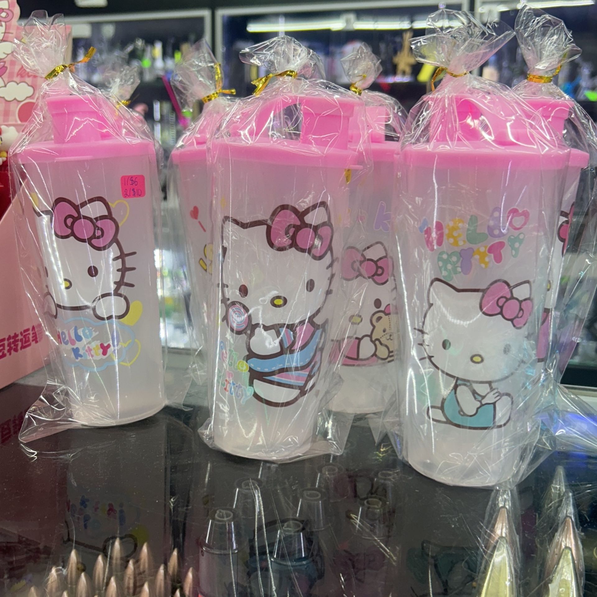 CUTE HELLO KITTY travel cup with lid perfect for back to school