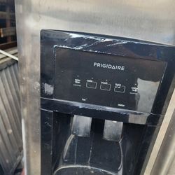 Frigidaire Fridge