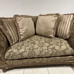Love Sit Couch With Pillows 