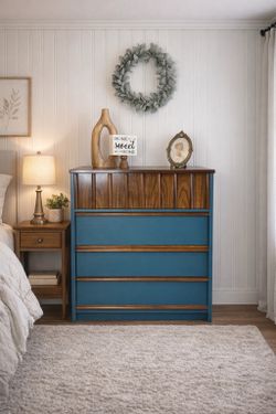 Beautifully refinished Bassett vintage dresser