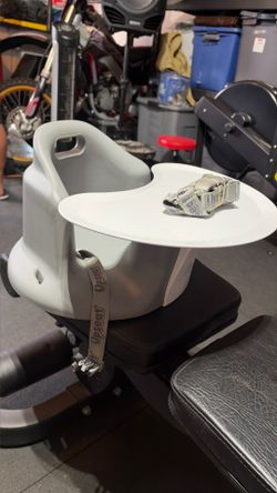 Upseat baby chair