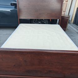 Recamara Queen Buenas Condiciones Colchón Memory Foam Exelentes Condiciones 