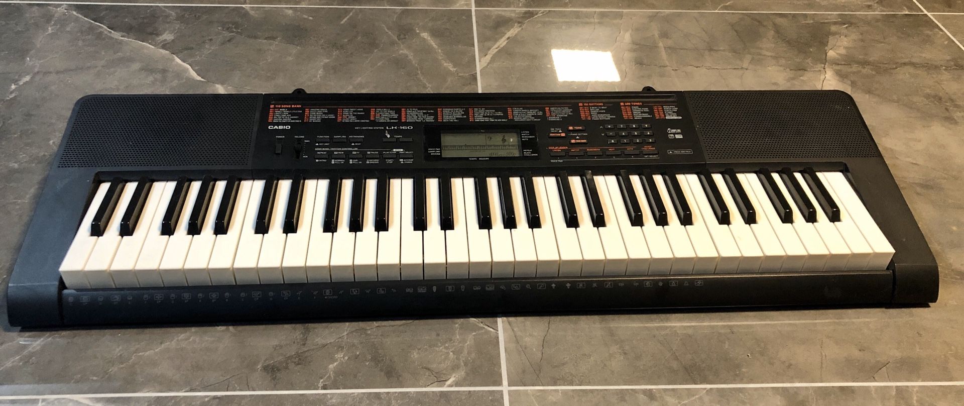 Casio LK 160 Keyboard with lighted Keys for Sale in Queens NY