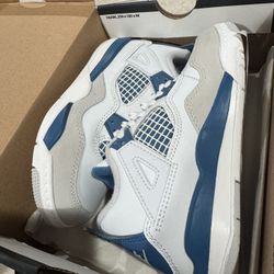 Jordan 4 Retro 