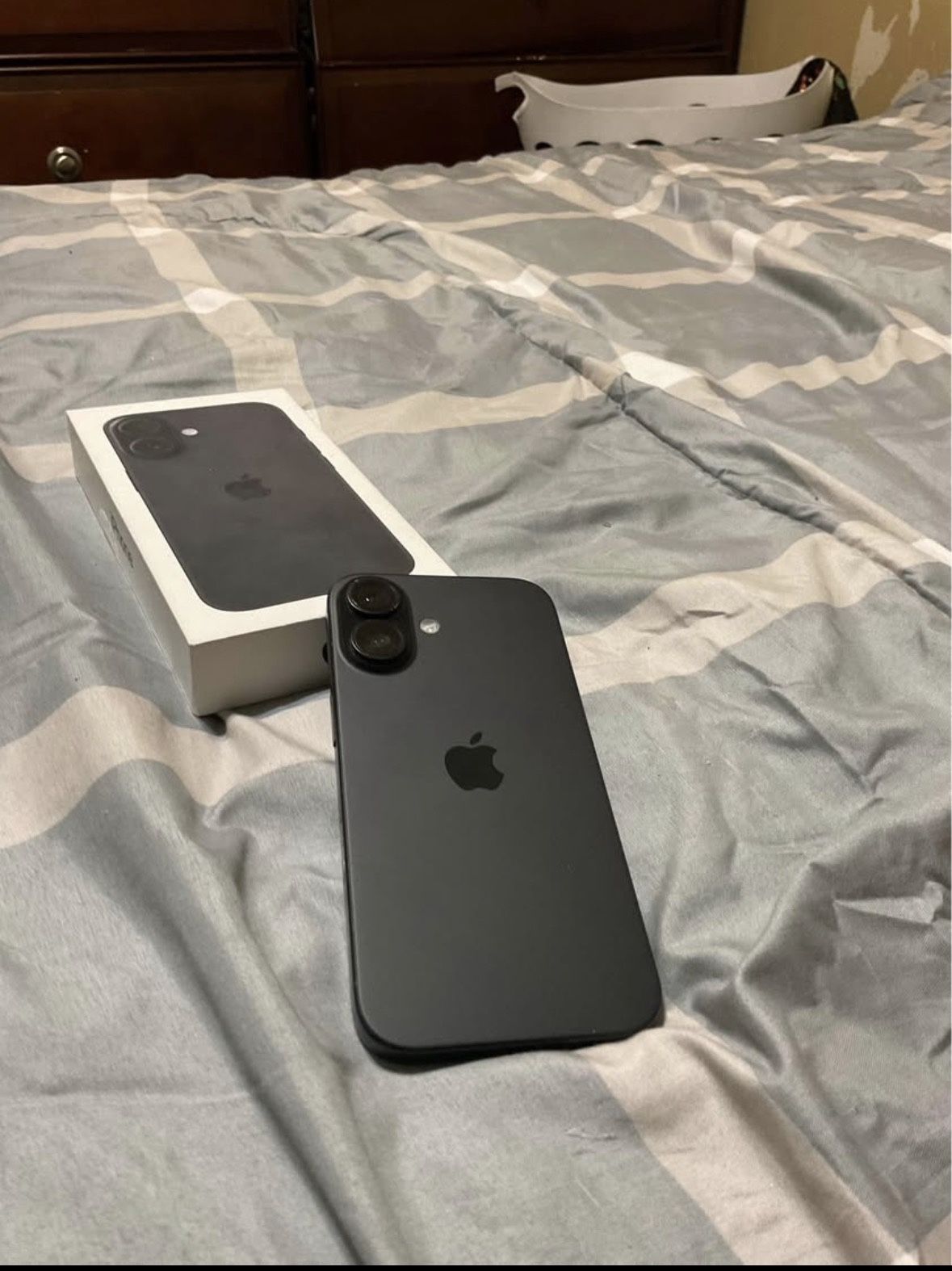 IPhone 16 128 GB UNLOCKED