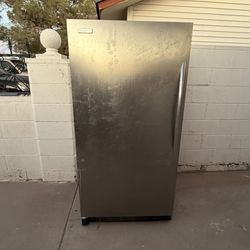 32” Frigidaire Freezer