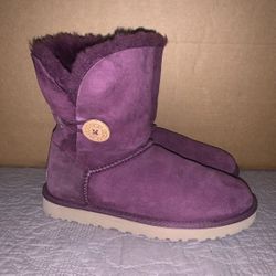 UGG boots size 8.5 