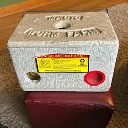 Magic Warm Farm Bait Bucket Fishing 