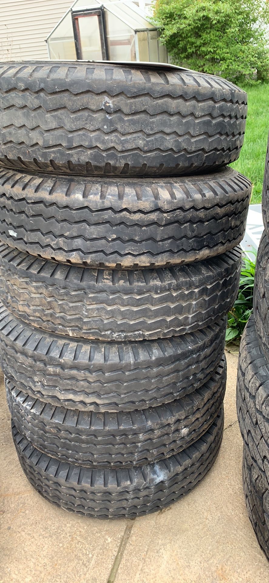 205 75 14 Carlisle trailer tires