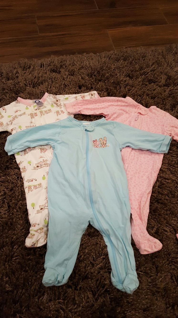 0-3 months Gerber pj's