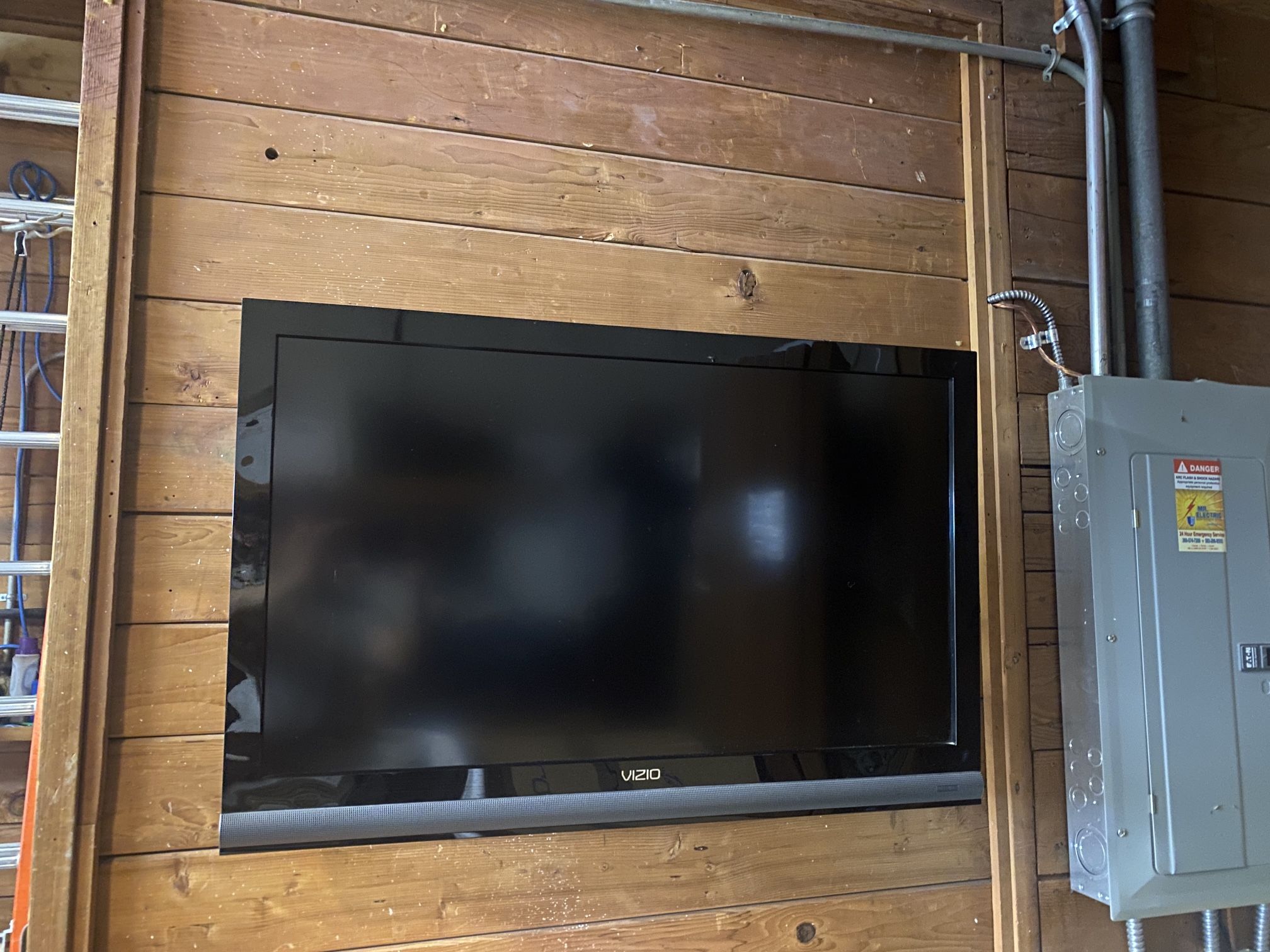 Vizio 37” TV With Articulating Wall Bracket