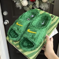 Size 12 — Nike .SWOOSH ReactX Rejuven8 Slide Touch Grass Kelly Green |