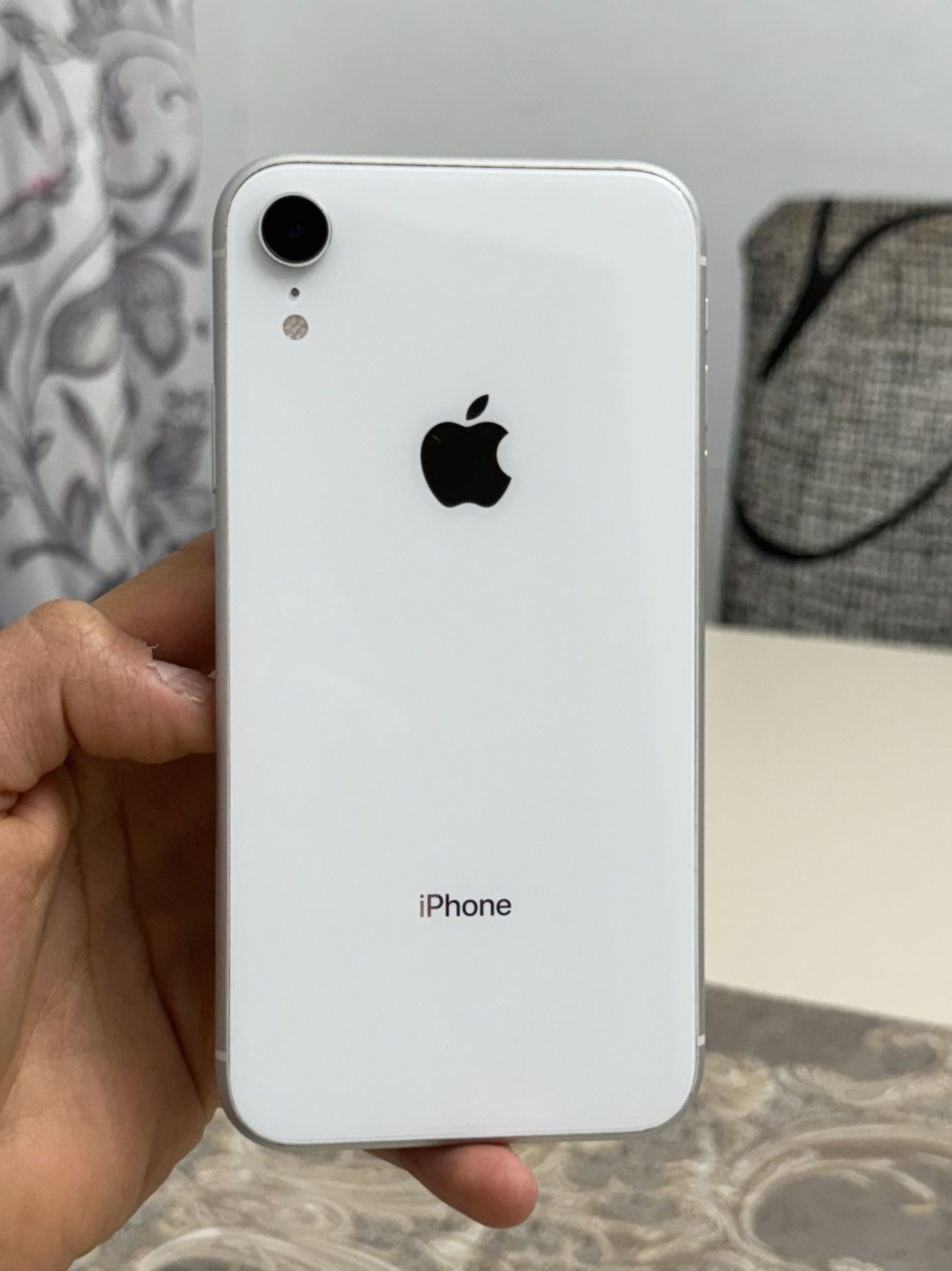 Apple iPhone SE 64Gb 2nd Generation