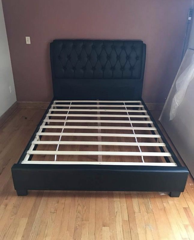 Brand new platform bed frame !! FREE DELIVERY