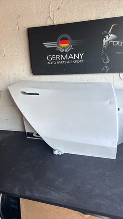 Tesla Model 3 rear rh door 2025-28