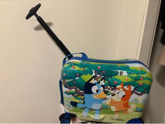 Kids ride on Bluey suitcase