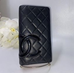 AUTHENTIC CHANEL CC Patent Logo Quilted Diamond Stitch Bifold Wallet