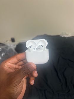 Apple AirPods with Charging Case