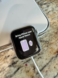 Apple Watch SE (1st Gen) GPS + Cellular LTE 40mm