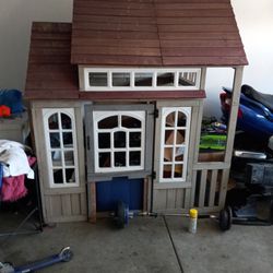 Kids Wooden Playhouse 